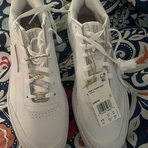 Rebook platform sneaker